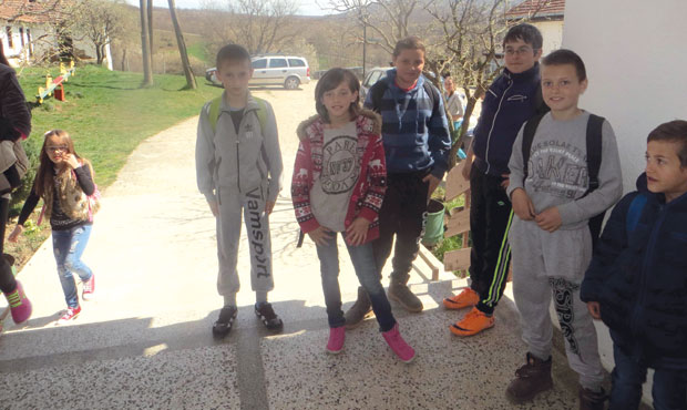 Свако у својој учионици и свом свету 